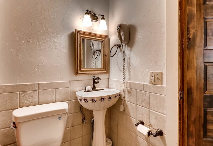 تختخواب و صبحانه Ski Tip Lodge By Keystone Resort