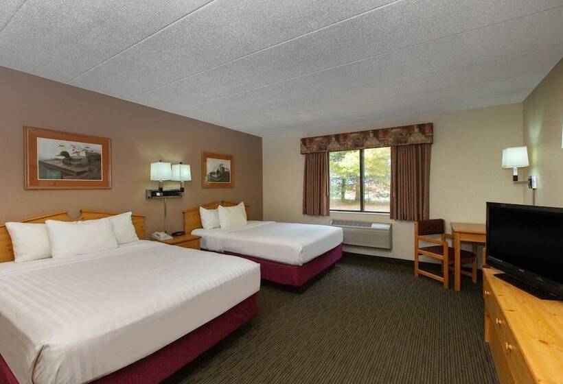 Cobblestone Hotels & Suites – Ladysmith