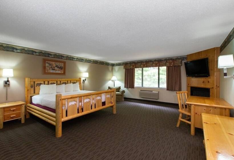 Cobblestone Hotels & Suites – Ladysmith