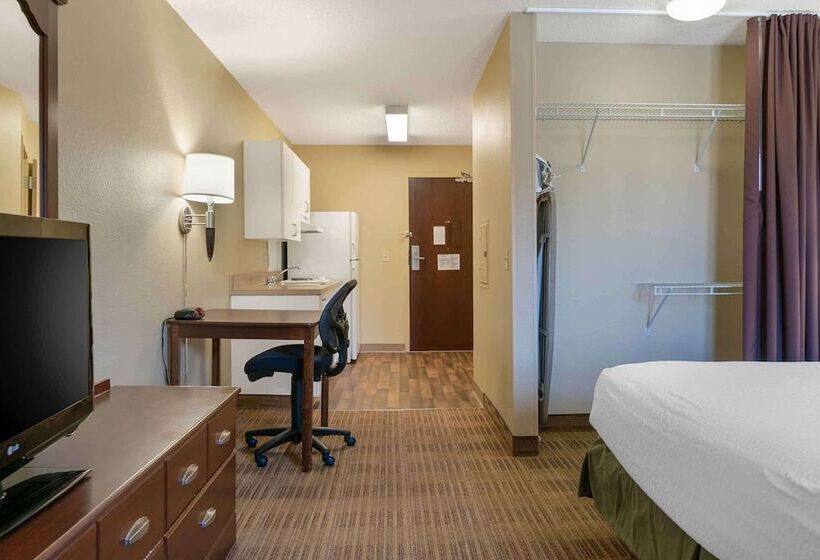 Extended Stay America Suites  Detroit  Metropolitan Airport