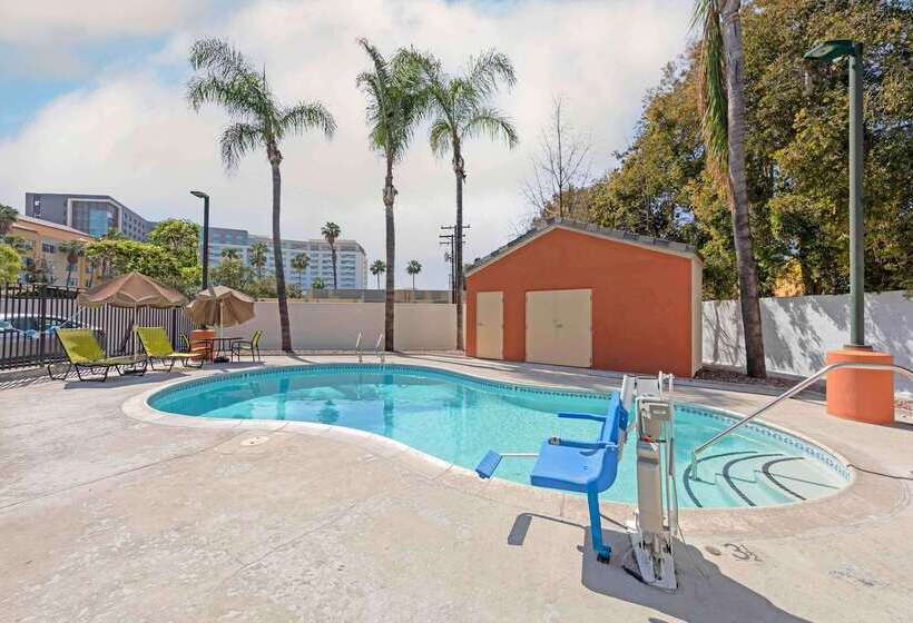 Extended Stay America Suites  Orange County  Anaheim Convention Center