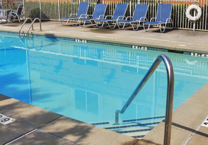 Extended Stay America Suites  San Diego  Carlsbad Village By The Sea