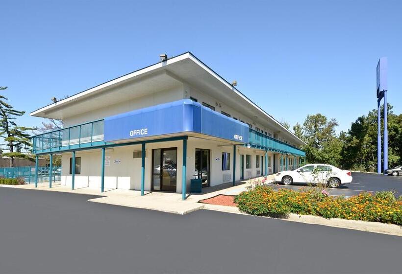 בית מלון כפרי Americas Best Value Inn Battle Creek