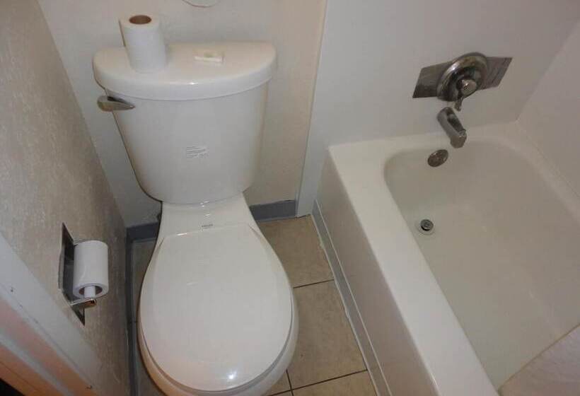 בית מלון כפרי Americas Best Value Inn Battle Creek