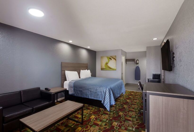 هتل Americas Best Value Inn Buda