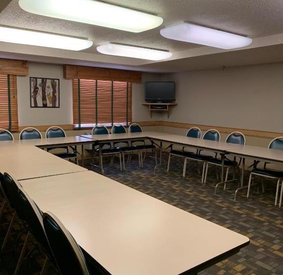 هتل Americinn By Wyndham Hampton