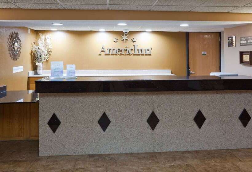 Hotel Americinn By Wyndham Shakopee Near Canterbury Park