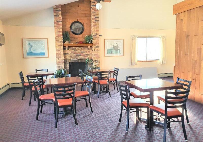 فندق Amerivu Inn & Suites Avon