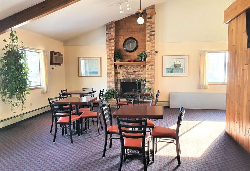 Отель Amerivu Inn & Suites Avon
