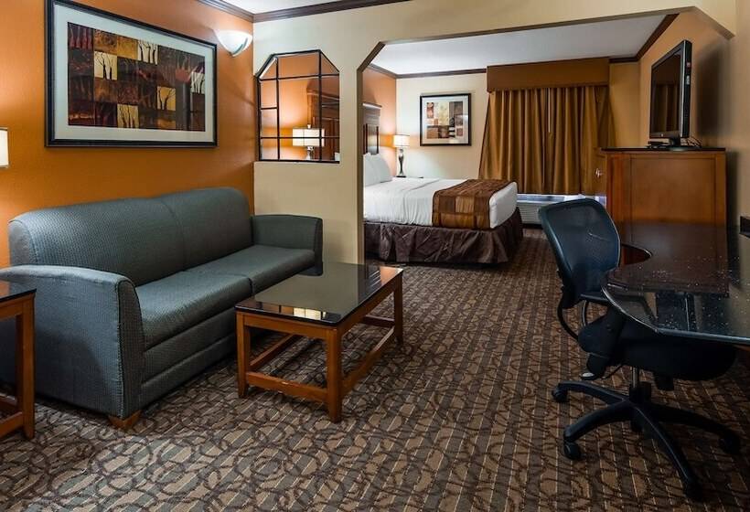 هتل Best Western Plus Midwest Inn & Suites