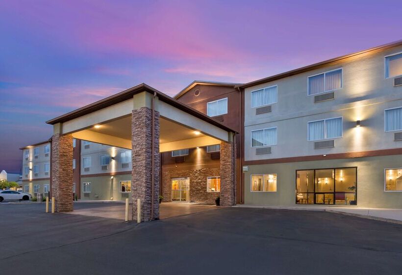 هتل Best Western Plus The Four Corners Inn