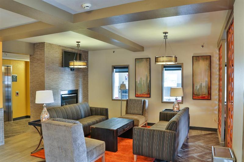 هتل Best Western Plus The Four Corners Inn