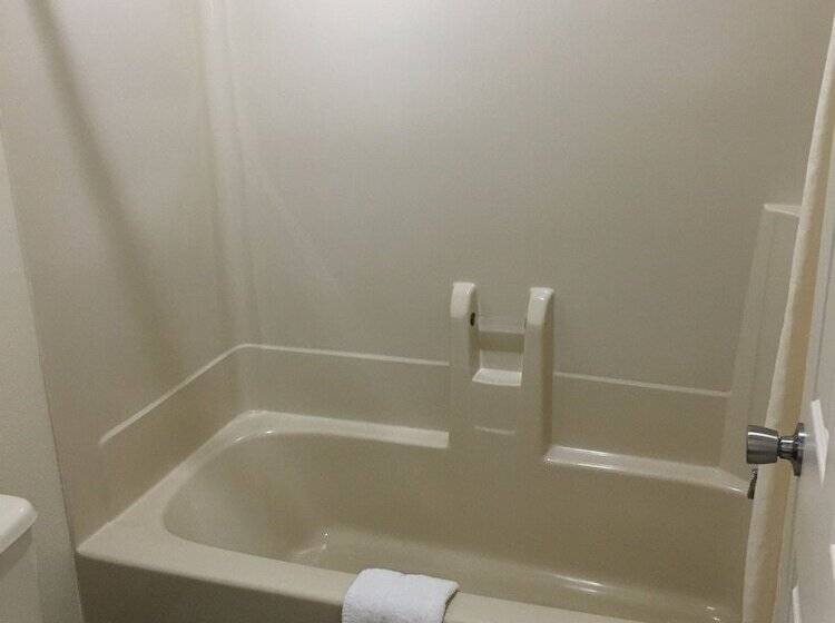 בית מלון כפרי Budget Inn Nassawadox