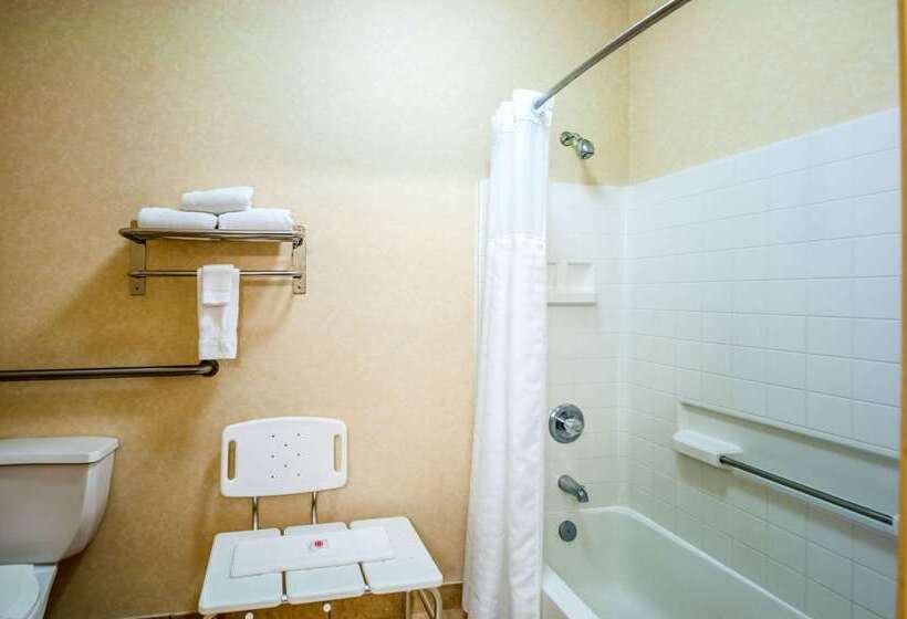 هتل Comfort Inn & Suites