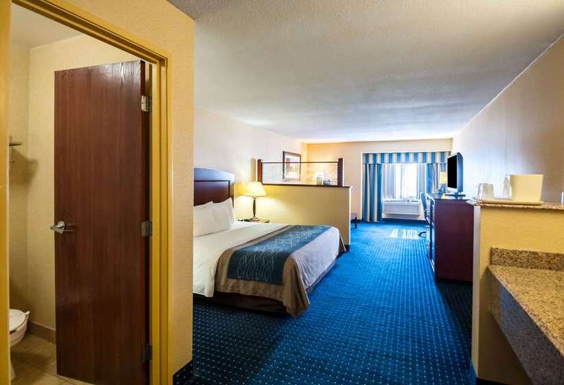 هتل Comfort Inn & Suites
