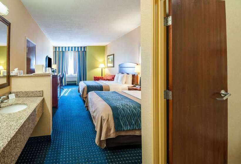 هتل Comfort Inn & Suites