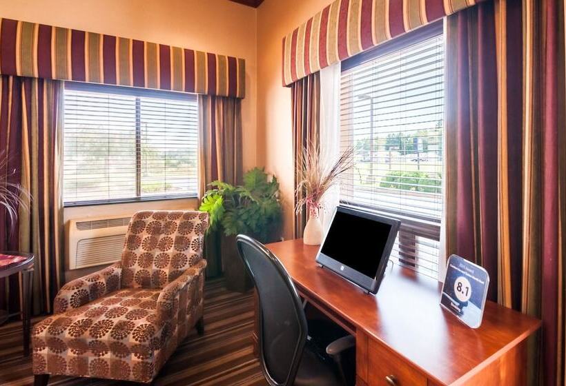 هتل Comfort Inn & Suites
