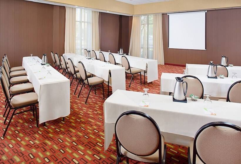 فندق Courtyard By Marriott Sacramento Midtown