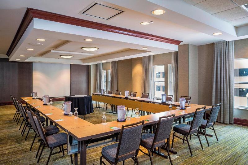 هتل Courtyard By Marriott Norfolk Downtown