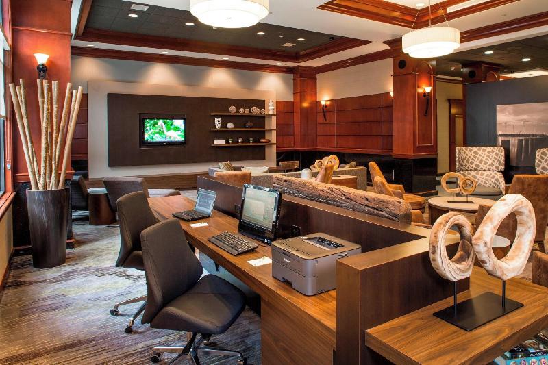 هتل Courtyard By Marriott Norfolk Downtown