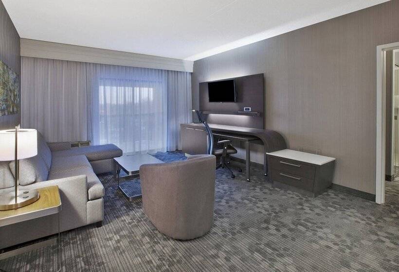 Отель Courtyard By Marriott Somerset