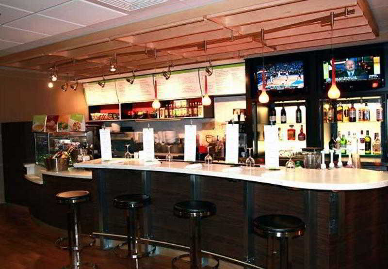 هتل Courtyard By Marriott Traverse City