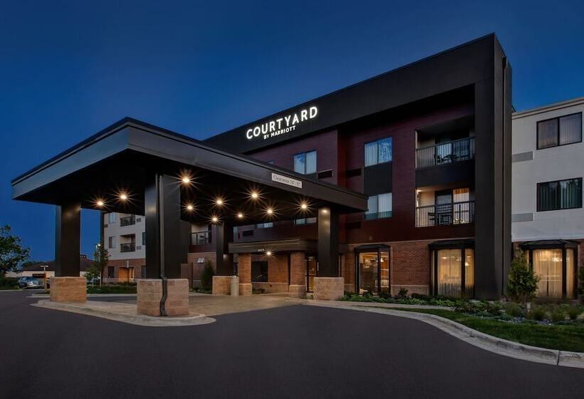 هتل Courtyard By Marriott Traverse City