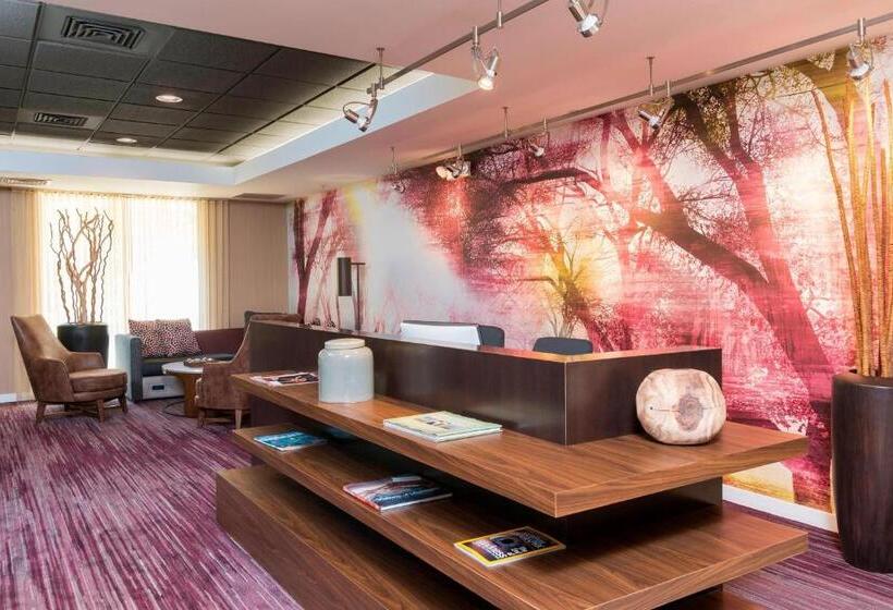 هتل Courtyard By Marriott Traverse City