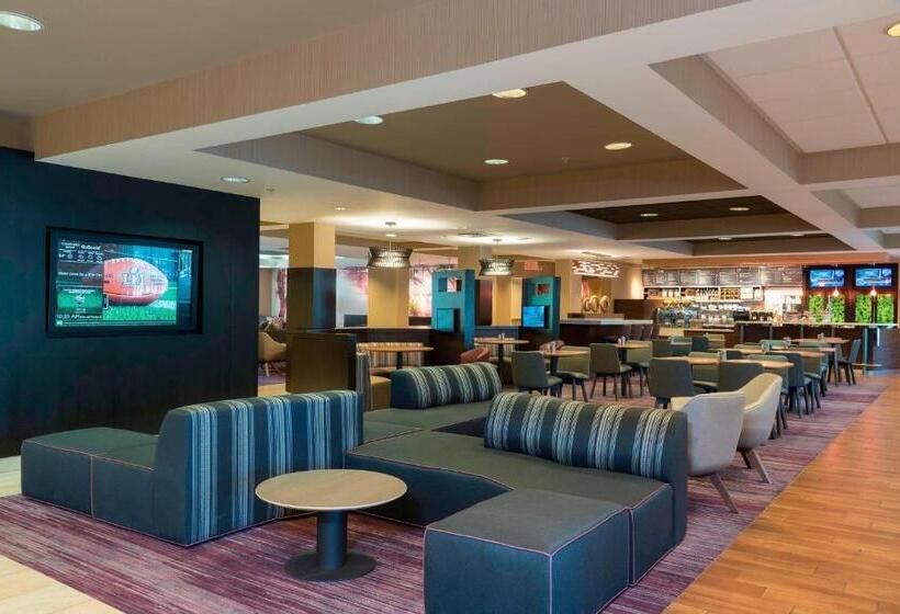 هتل Courtyard By Marriott Traverse City