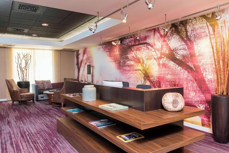 هتل Courtyard By Marriott Traverse City