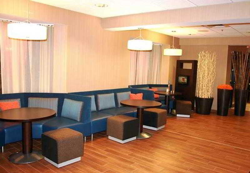 هتل Courtyard By Marriott Traverse City