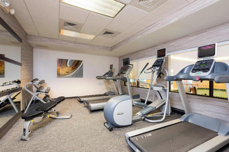 هتل Courtyard By Marriott Traverse City