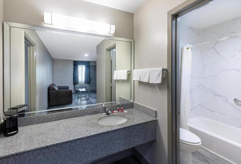 בית מלון כפרי Days Inn By Wyndham Baytown Tx