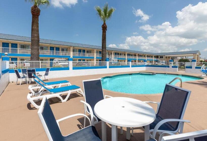 בית מלון כפרי Days Inn By Wyndham Baytown Tx