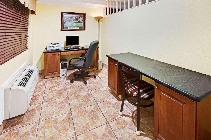 בית מלון כפרי Days Inn By Wyndham Baytown Tx