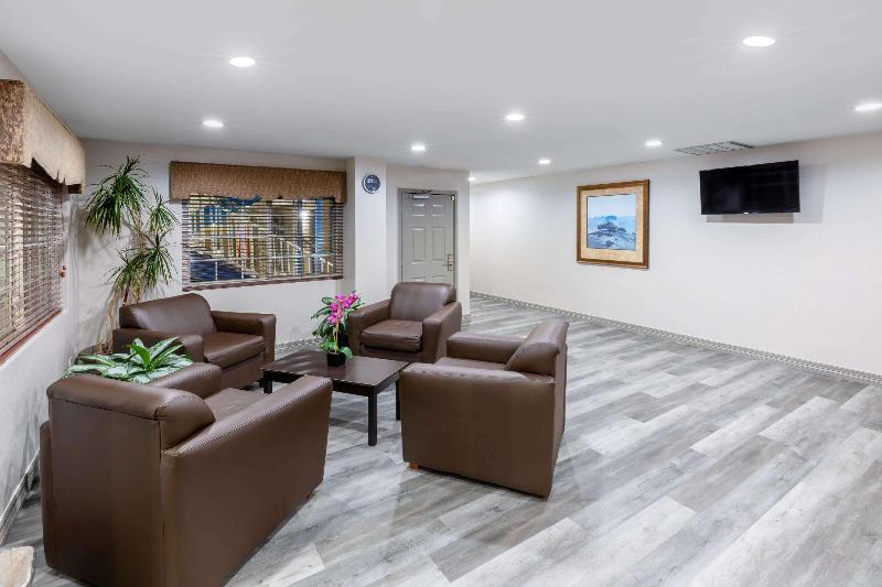 בית מלון כפרי Days Inn By Wyndham Baytown Tx