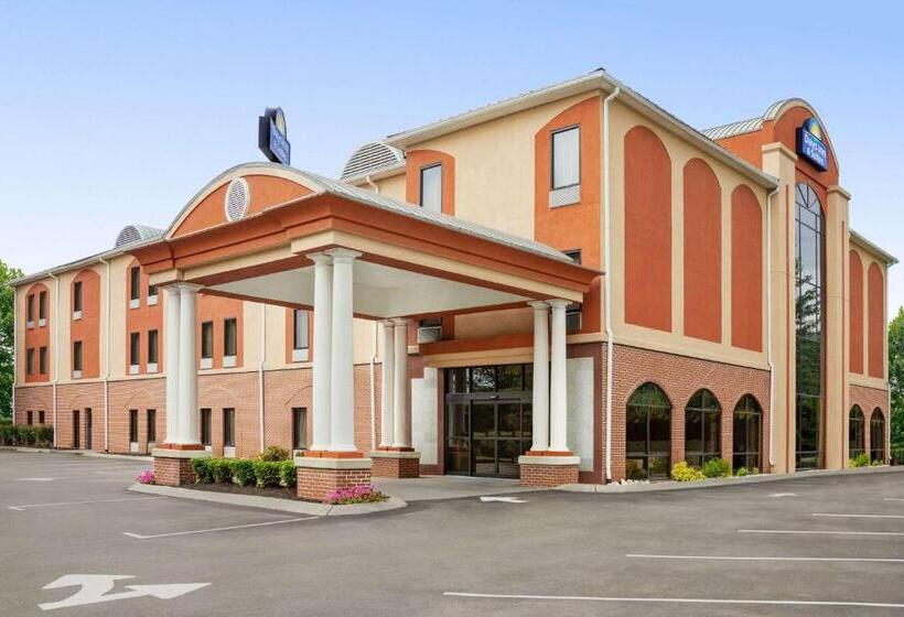 هتل Days Inn & Suites By Wyndham Murfreesboro