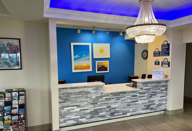 בית מלון כפרי Days Inn & Suites By Wyndham Opelousas