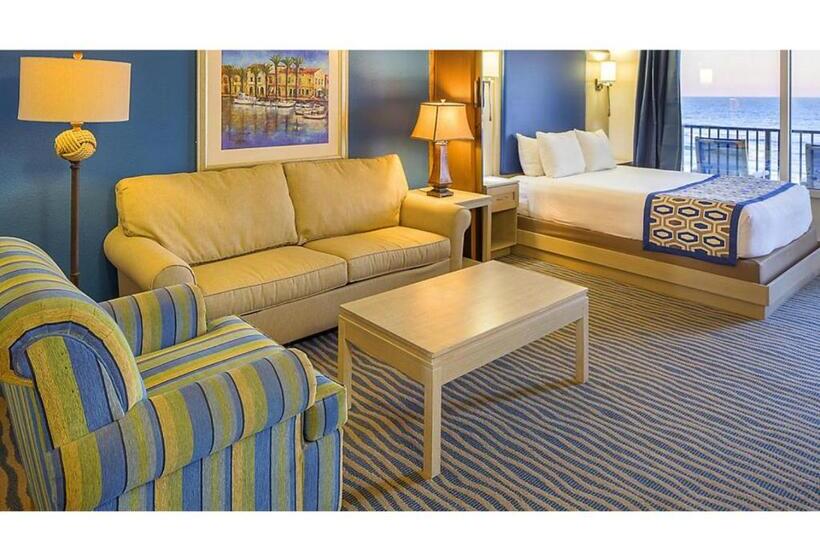 هتل Dolphin Beach Club