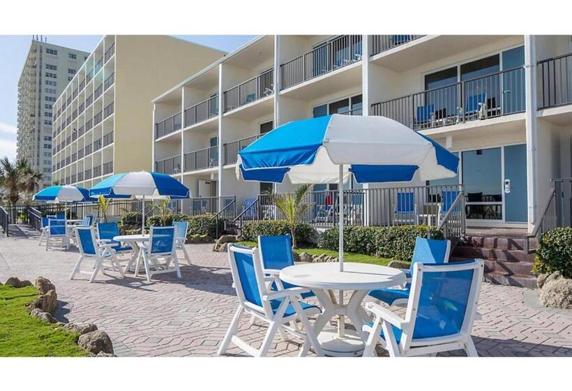 هتل Dolphin Beach Club