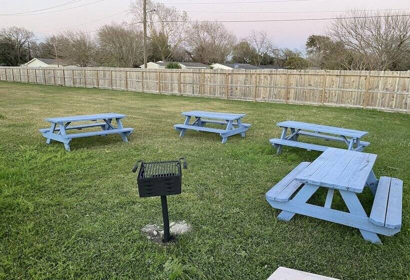 هتل Economy Lodge Texas City Refinery