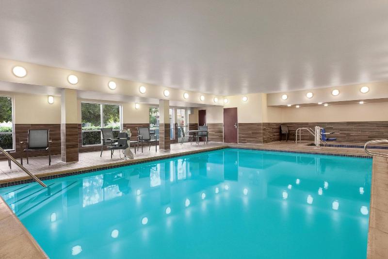 هتل Fairfield Inn By Marriott Visalia Sequoia