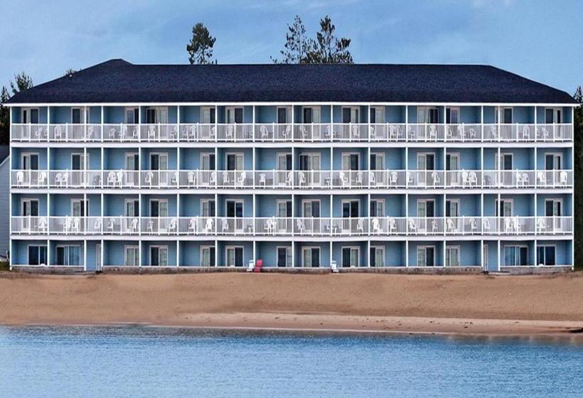 Hotel Fairview Beachfront Inn & Waterpark en Mackinaw City Destinia