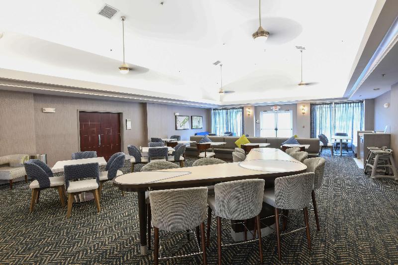هتل Homewood Suites Cincinnati Airport