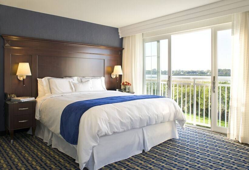 هتل Newport Beach  & Suites