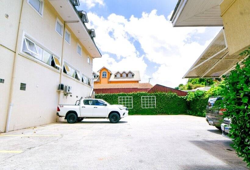هتل Velinn Pousada Chateau Do Luar