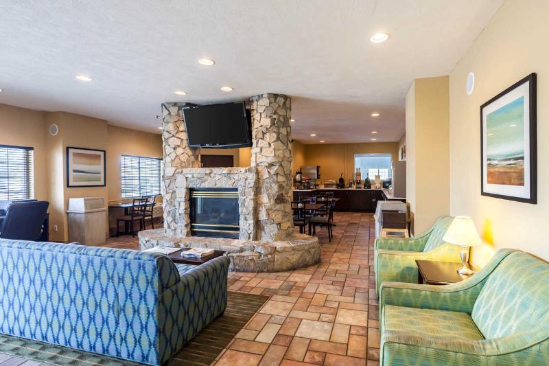 هتل Quality Inn & Suites