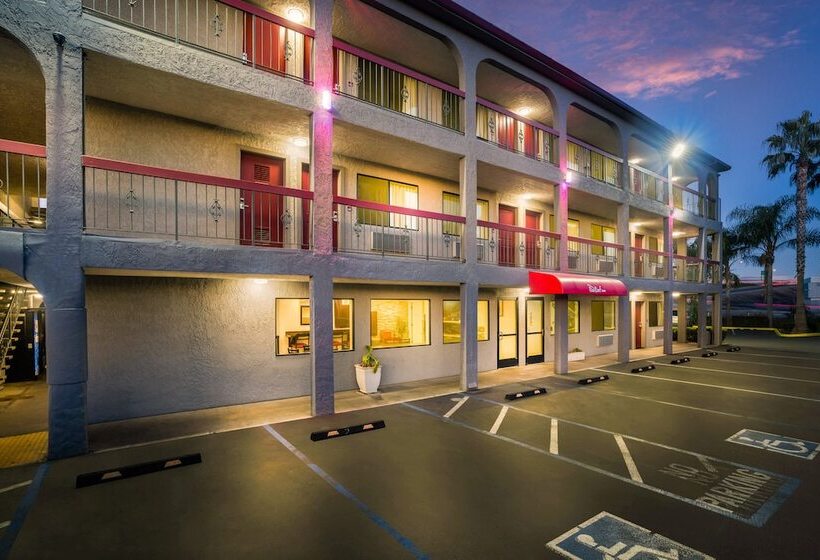 هتل Red Roof Inn Stockton