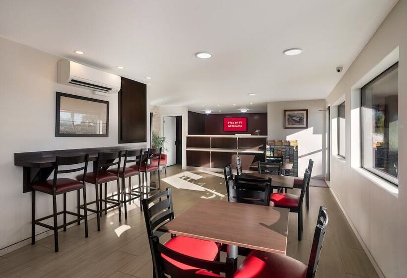 هتل Red Roof Inn Stockton