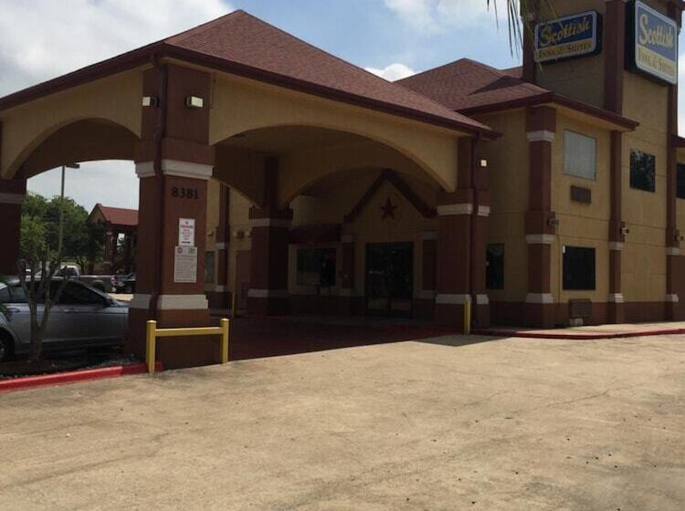 هتل Scottish Inn & Suites Hobby Airport